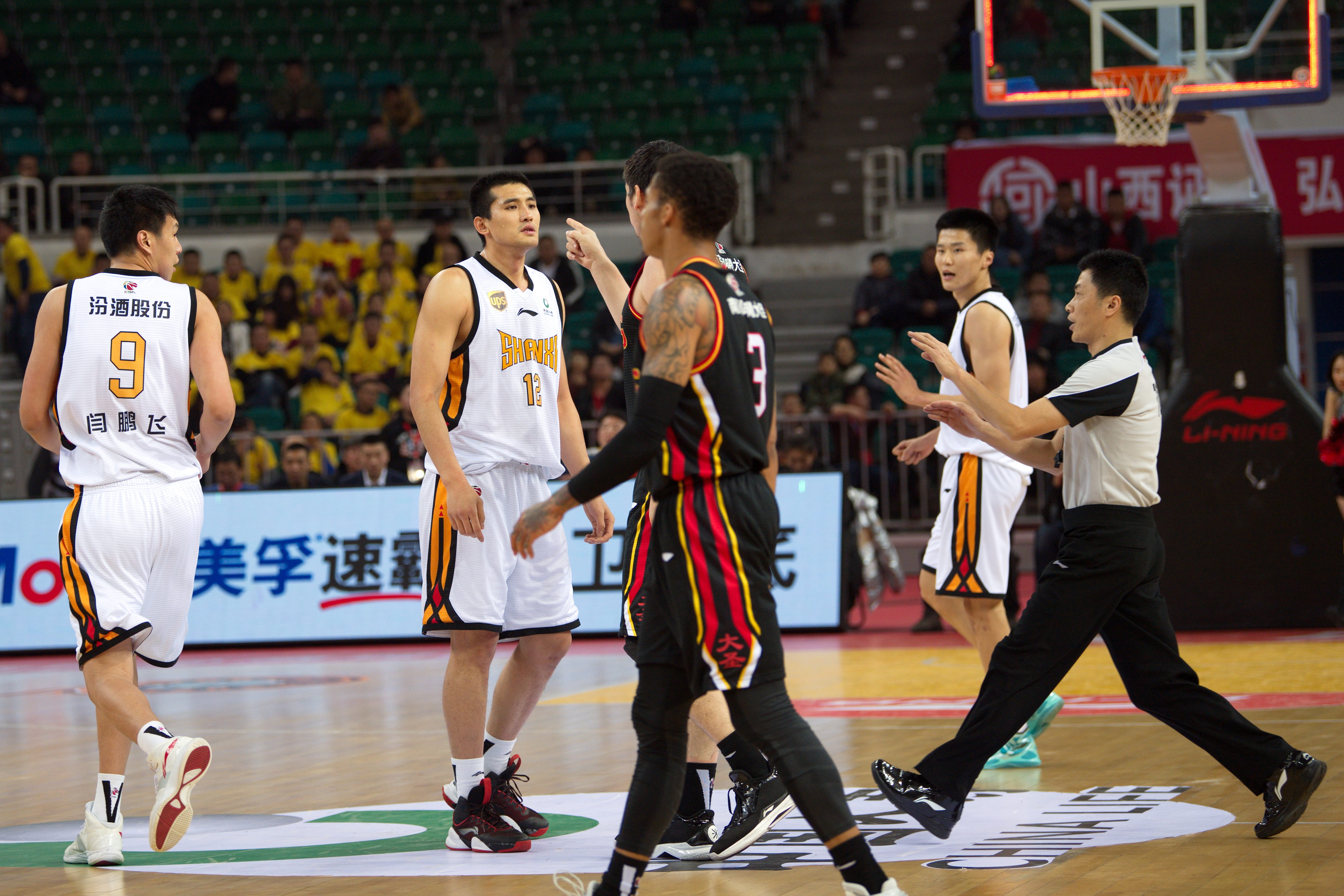 与首条峡谷